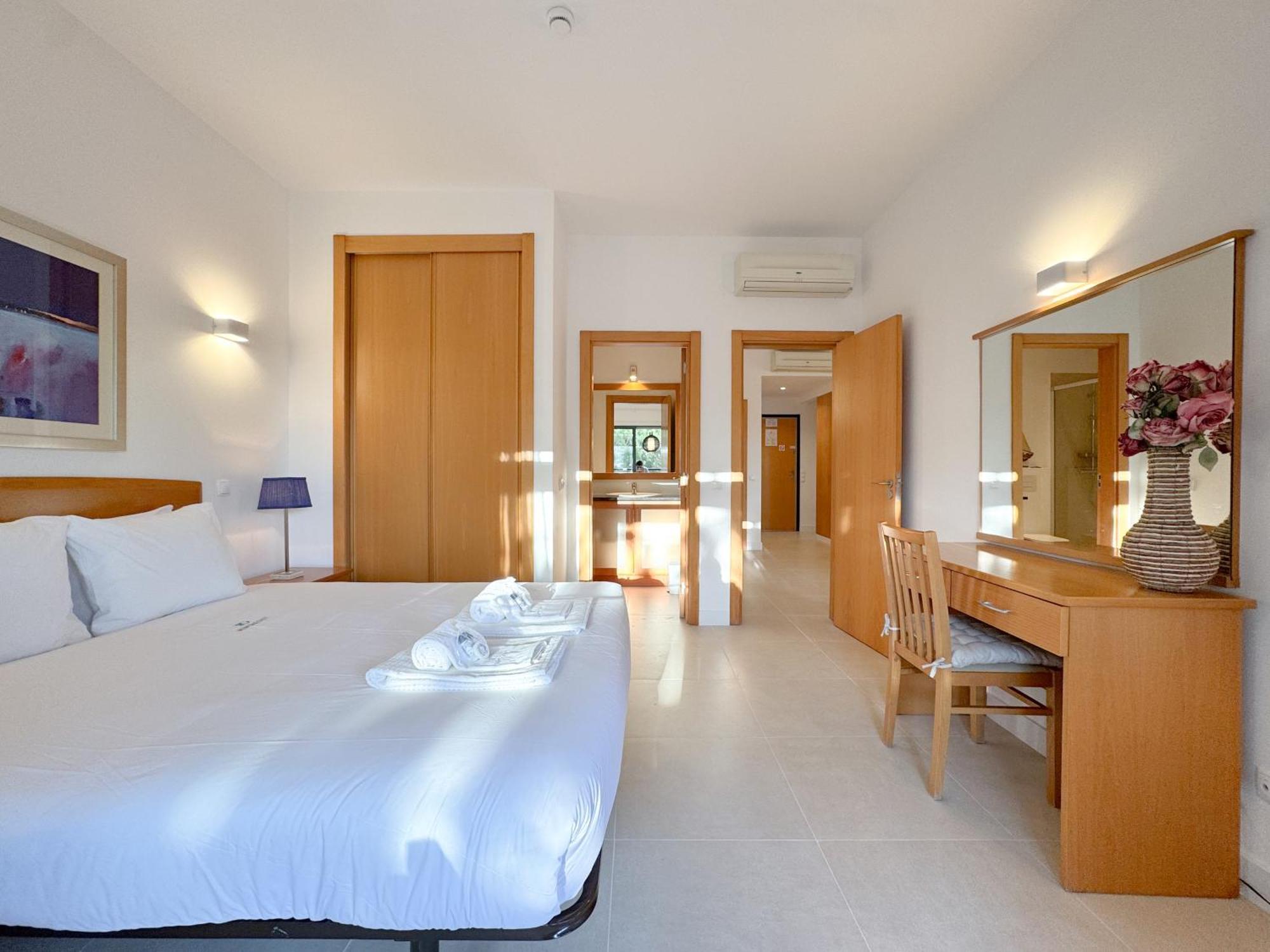 Modern Flat In Gated Complex With Pool #1927 Apartment ลากอส ภายนอก รูปภาพ